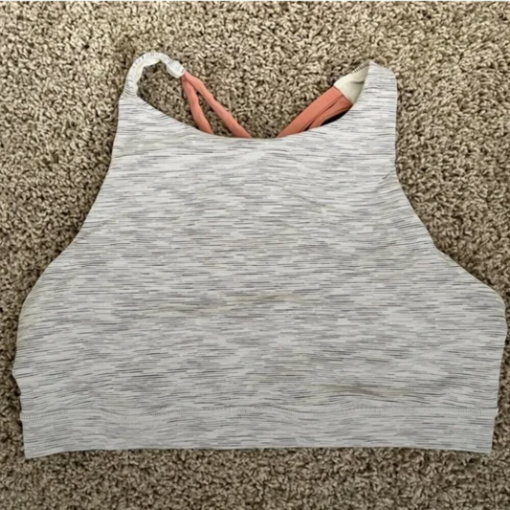 Lululemon sports bra / 10